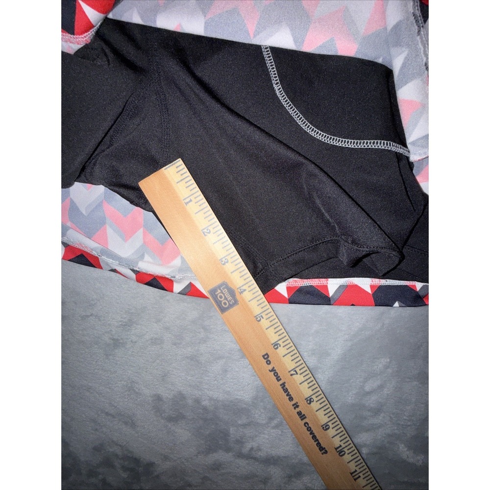 Tail‎ Women's Black Red White Chevron Print Activewear Golf Skort Sz M Active - Picture 7 of 9